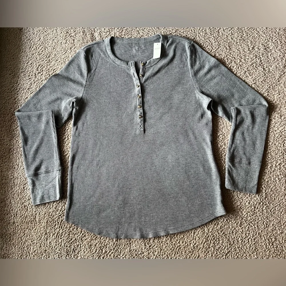 NWT Aerie Essential Ribbed Henley Long Sleeve Gray Top Sz XL Bella Swan Alt - Picture 3 of 11